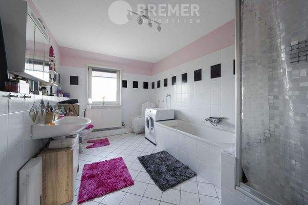 DG rechts, Badezimmer