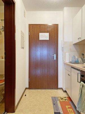 Flur mit Kochnische.jpg