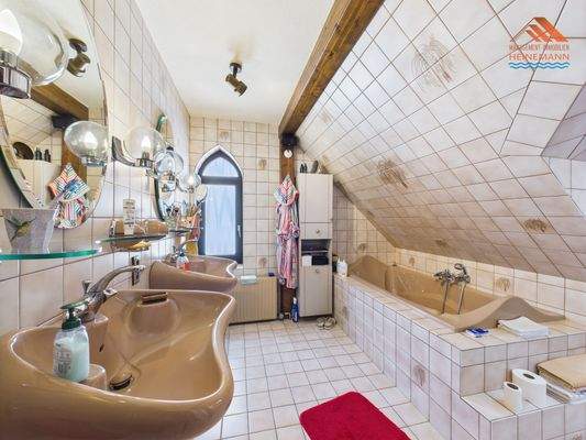 DG - Badezimmer Bild 1