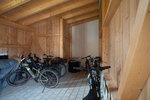 Abstellplatz Fahrräder.jpg