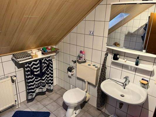 Bad im Dachgeschoss
