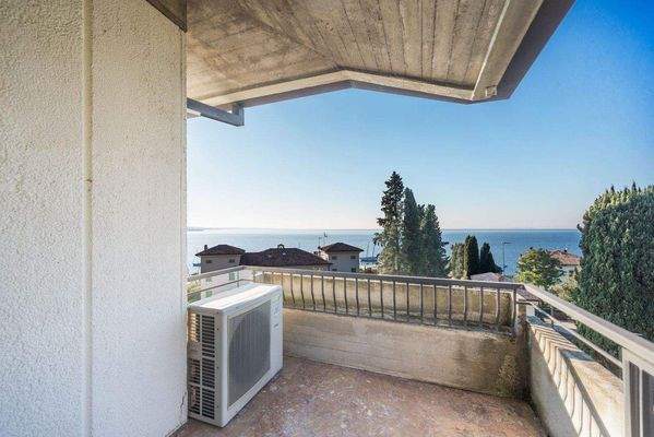 Tecnocasa Garda 0356.jpg