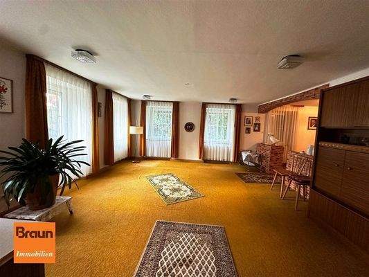 Wohnhaus mit Scheune, Trossingen, Wohnen E