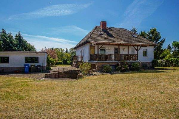 Rückansicht von links