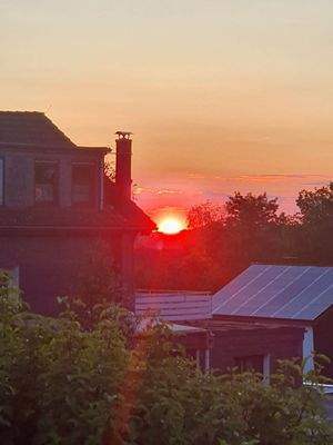 Sonnenaufgang mit Blick aus der Küche 