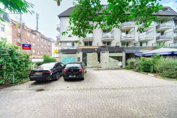 Hausansicht Parkplatz