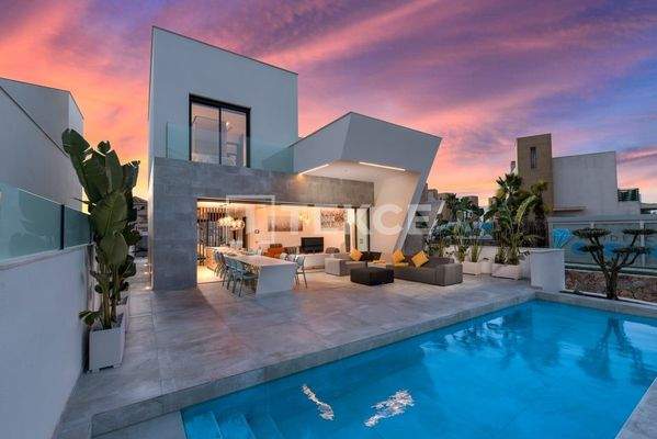 Exquisite Villas with Stunning Natural Views in Rojales Alicante