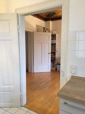 Blick von Küche zum Wohnen