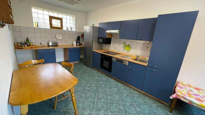 414053868_908821334232547_2573986959994696317_n má