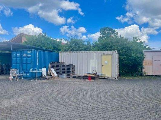 Teil des großen Firmengeländes