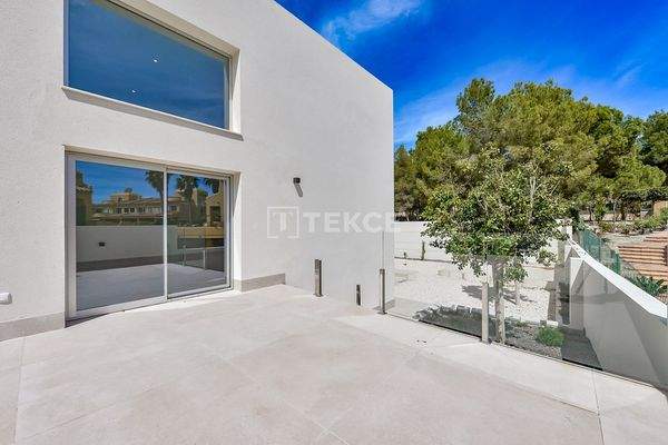 3-Bedroom Villa with Private Pool in Finestrat Alicante