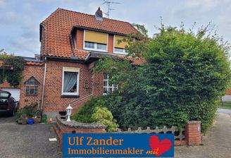 Einfamilienhaus mit Garage