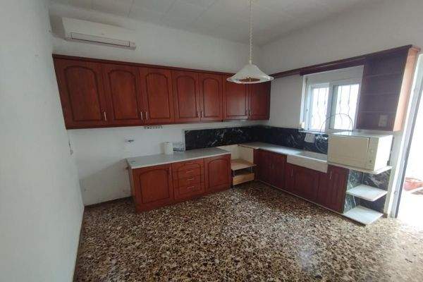 Kreta, Vamvakopoulo: Charmantes Haus in ruhiger Lage nahe der Stadt zu verkaufen