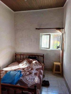 Ostkreta, Pappagiannades: Bewohnbares Haus mit Olivenbäumen und Bergblick zu verkaufen