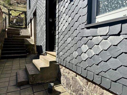 Aufgang mit Hauseingang