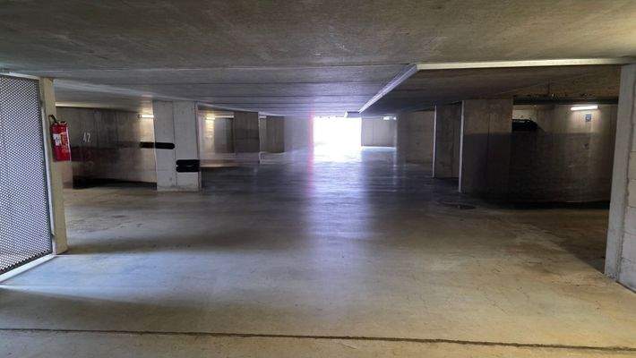 Tiefgarage Richtung Einfahrt