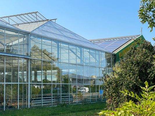 Die helle Glashalle