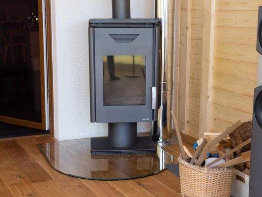Holzofen im Wintergarten