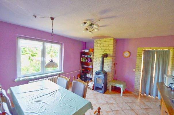 Küche mit Kaminofen