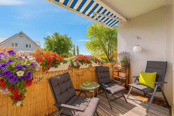 Balkon virtuell möbliert