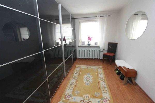 Ankleide hinter d. Schlafzimmer