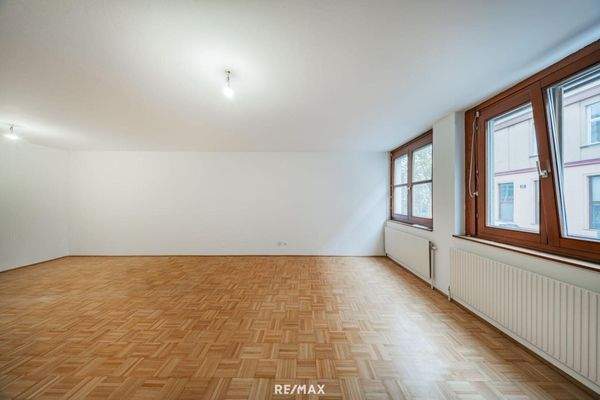 heller freundlicher Wohnraum