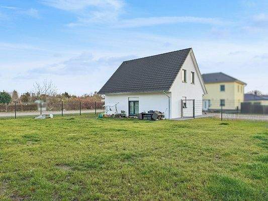 Hausrückansicht - Grundstück