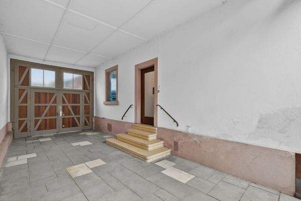 Hauseingang & Hofeinfahrt