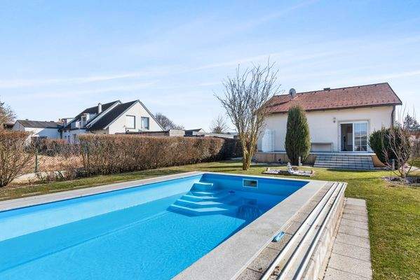 Blick über den Pool