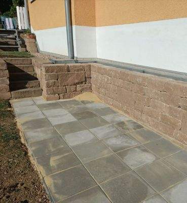 Aufgang vom Garten auf die Terrasse.jpeg