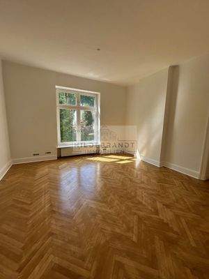 Arbeits-/Kinderzimmer II