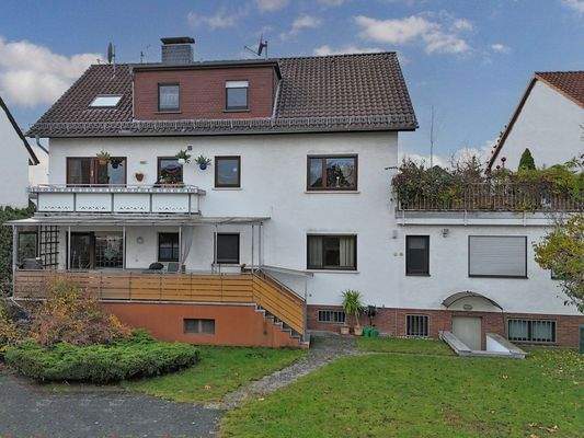 Gepflegter Gemeinschaftsgarten zum Entspannen