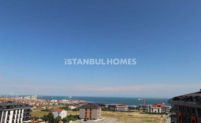 Sea View Flats in a Complex with Rich Features in Beylikduzu