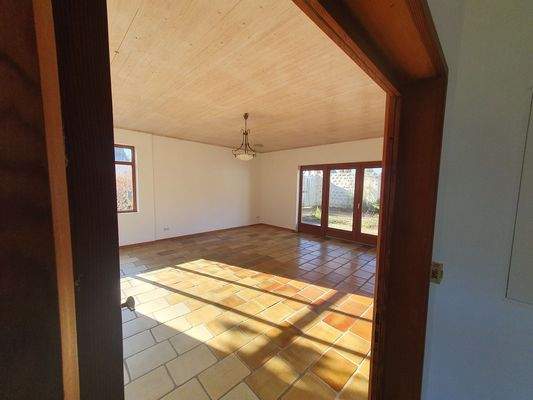 Wohnzimmer (Zimmer 1)