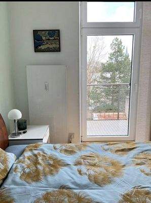 Schlafzimmer 1 mit Balkon