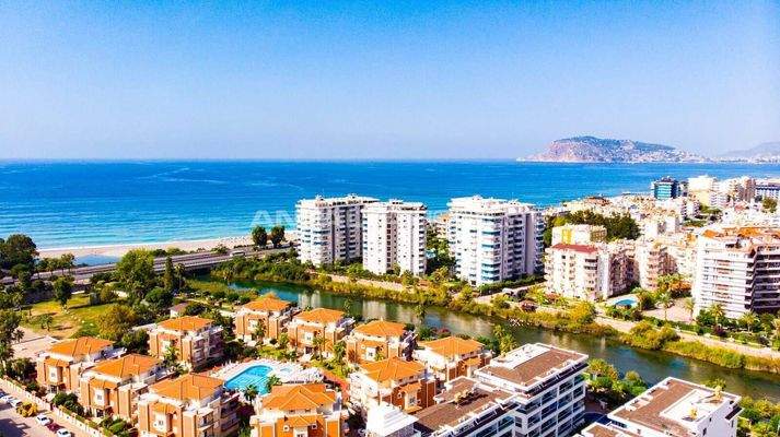 Chic Seafront Properties with Sea Views for Sale in Alanya Tosmur