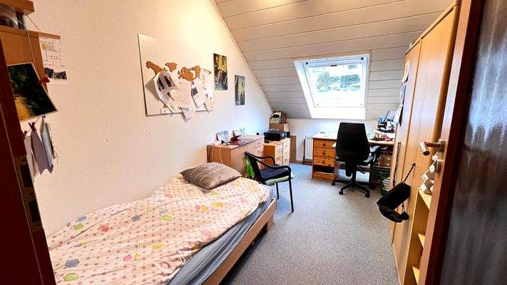 Schlafzimmer 4