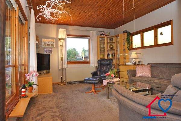 Wohnzimmer Zugang Terrasse.JPG