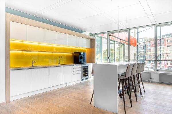 Regus_DoppelX_4977_Hamburg_Germany_Kitchen.jpg