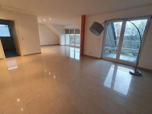 Bodentiefe Fenster mit Loggia