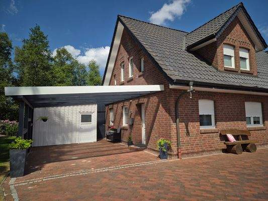 Haus 2 - Carport m. Geräteraum