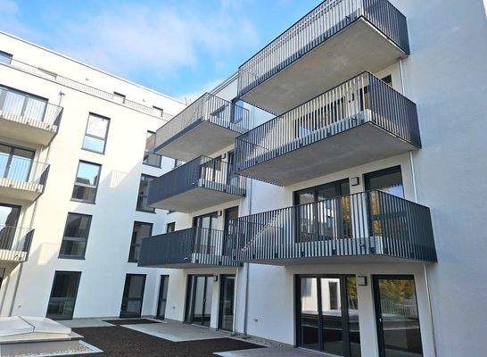 Hofansicht mit Balkon