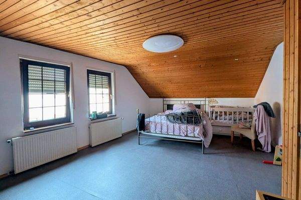 Vorderhaus Schlafzimmer II