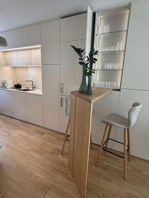 Bar und Designerküche