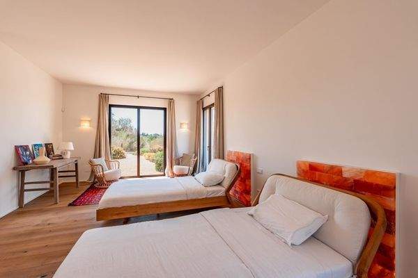 18_luxury-finca-santanyi-mondrago-pool-terrace (3)