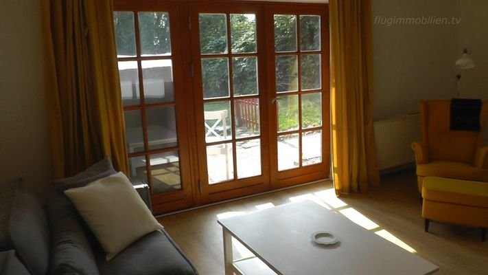 Wohnzimmer mit Terrasse