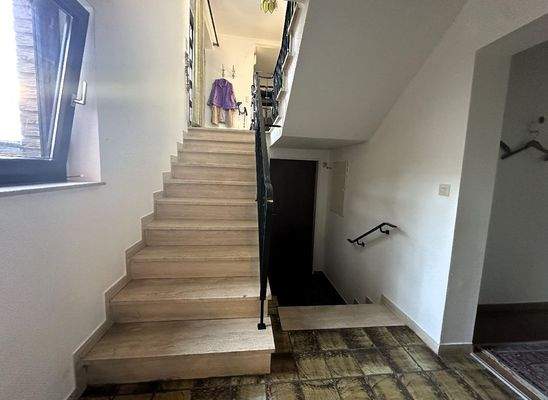 Treppe ins Souterrain