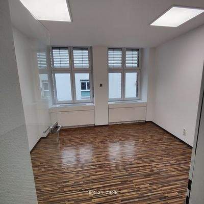 2_Büro 1.jpg