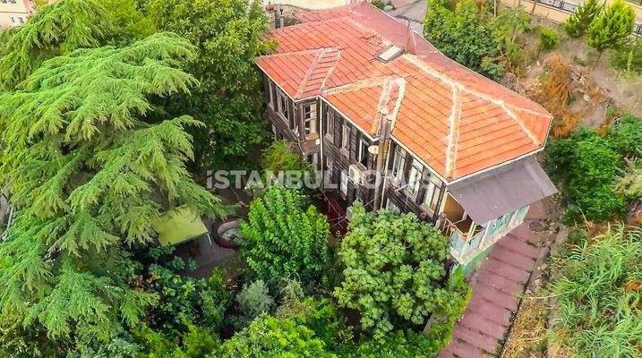 Historical Mansion with Golden Horn View in Istanbul Fatih