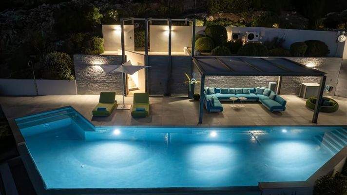 Kreta, Kokkino Chorio: Traumvilla mit makelloser Aussicht mit einer privaten Bucht zu verkaufen